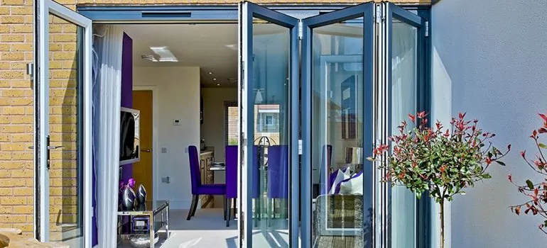 Commercial Door Glass Repair in Bradenton, FL